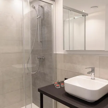 Apartamentos Constitucion By Renthas Malaga Exterior photo