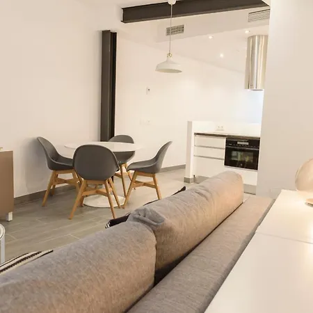 Apartamentos Constitucion By Renthas Malaga Exterior photo